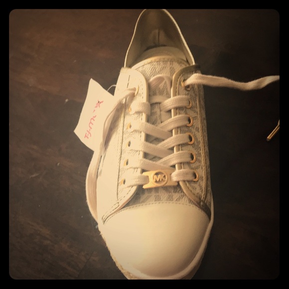 MICHAEL Michael Kors Shoes - Mk shoes never worn